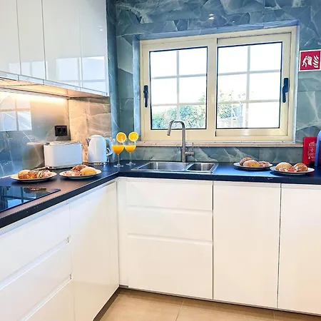 Oura Modern Poolside By Becherish 公寓 *