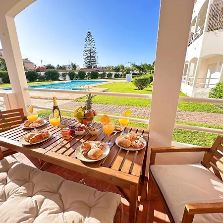 Daire Oura Modern Poolside By Becherish Albufeira